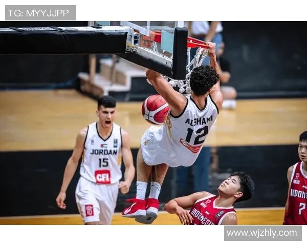 中国男篮迎战加拿大队全力争胜展现实力与团队精神