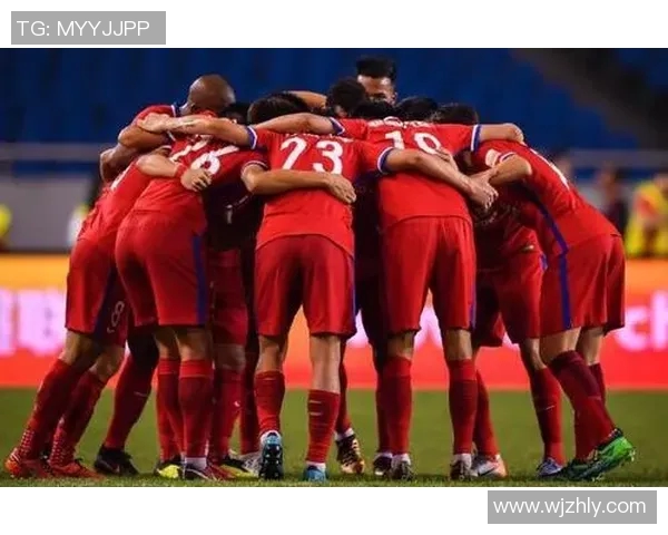 河南建业迎战重庆斯威争夺中超联赛关键三分的激烈对决