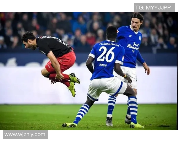 柏林赫塔迎战纽伦堡争夺德乙联赛关键三分的激烈对决