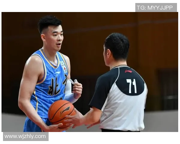 李慕豪：从篮球新星到职业生涯巅峰的励志故事与奋斗历程